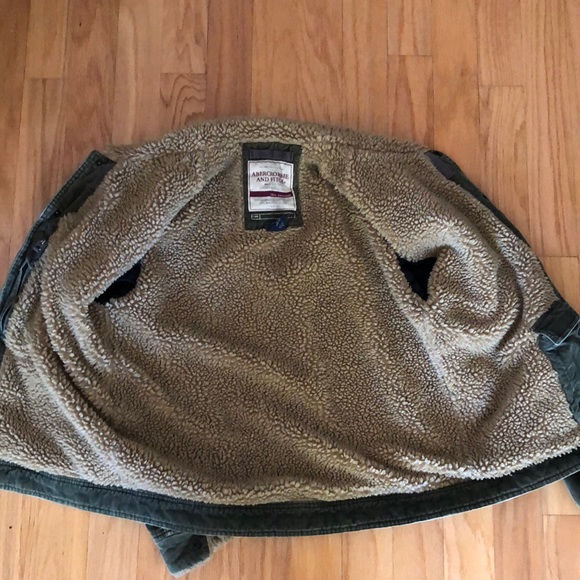 Men’s Abercrombie and Fitch Corduroy Jacket. - Picture 2 of 4